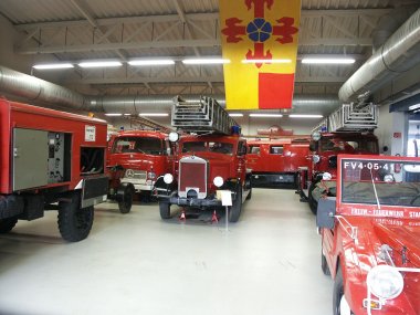 Feuerwehrfahrzeuge im Feuerwehrmuseum in Lövenich