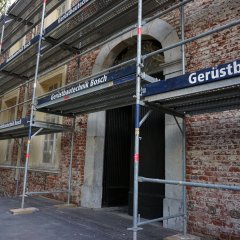 freigelegte Fassade des Herrenhauses