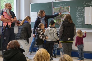 Stadtjugendpflegerin zeigt Vorschläge zur Gestaltung