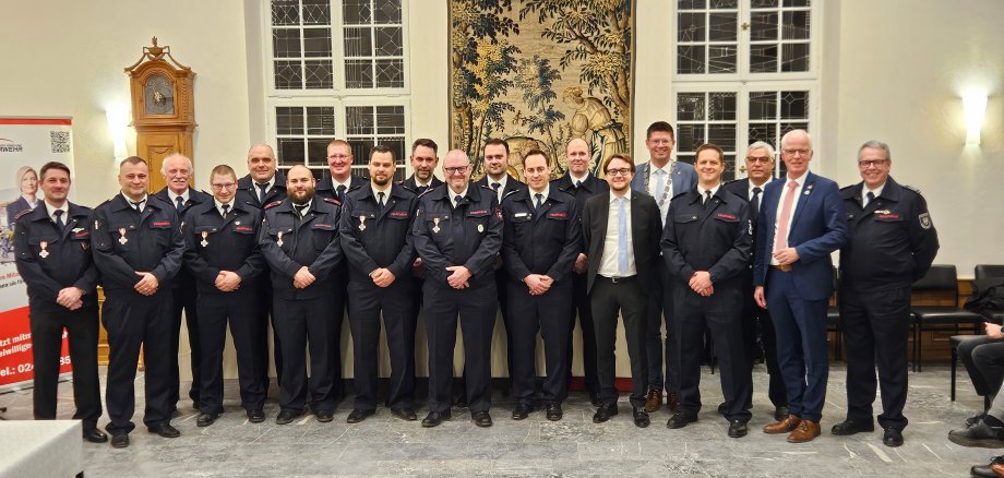 Gruppenfoto geehrte Feuerwehrleute